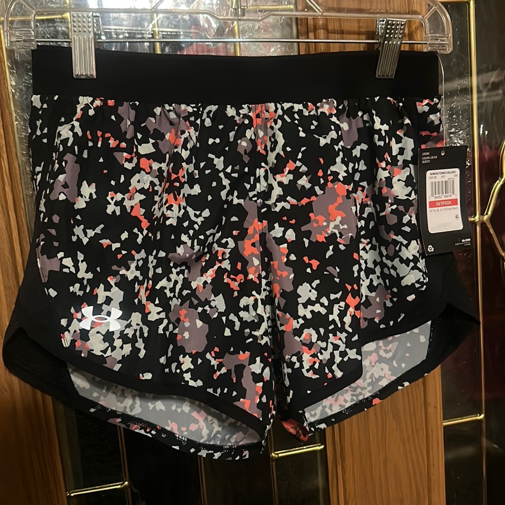 Under Armour Women’s Fly By 2.0 Printed Shorts: BLACK: NWT: SZ XS